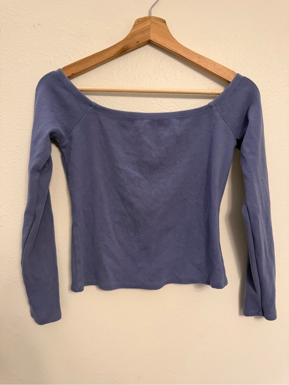 Madden Girl Off-Shoulder Long Sleeve Top in Lavender Blue